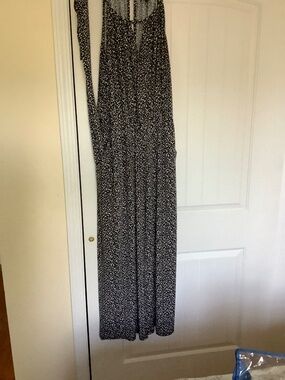 Black and White size XL Jumpsuit with sash and pockets